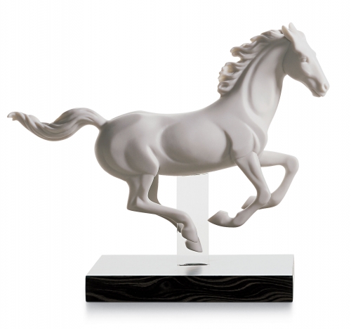 Gallop I Horse Figurine Height (in):  6.693\
Width (in):  9.449\
Length (in):  2.756\

Porcelain Type:  Matte
Sculptor:  Alfredo Llorens
Finished:  Matte
Year:  2015
Designed & Handcrafted in Spain






