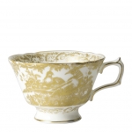 Gold Aves Tea Cup A round, traditionally shaped fine bone china tea cup perfectly sized for a morning cup of tea or afternoon drink. Showcasing design excellence through its hand decorated 22 carat gold, the Aves range is perfect to complement a dining experience or afternoon tea setting.